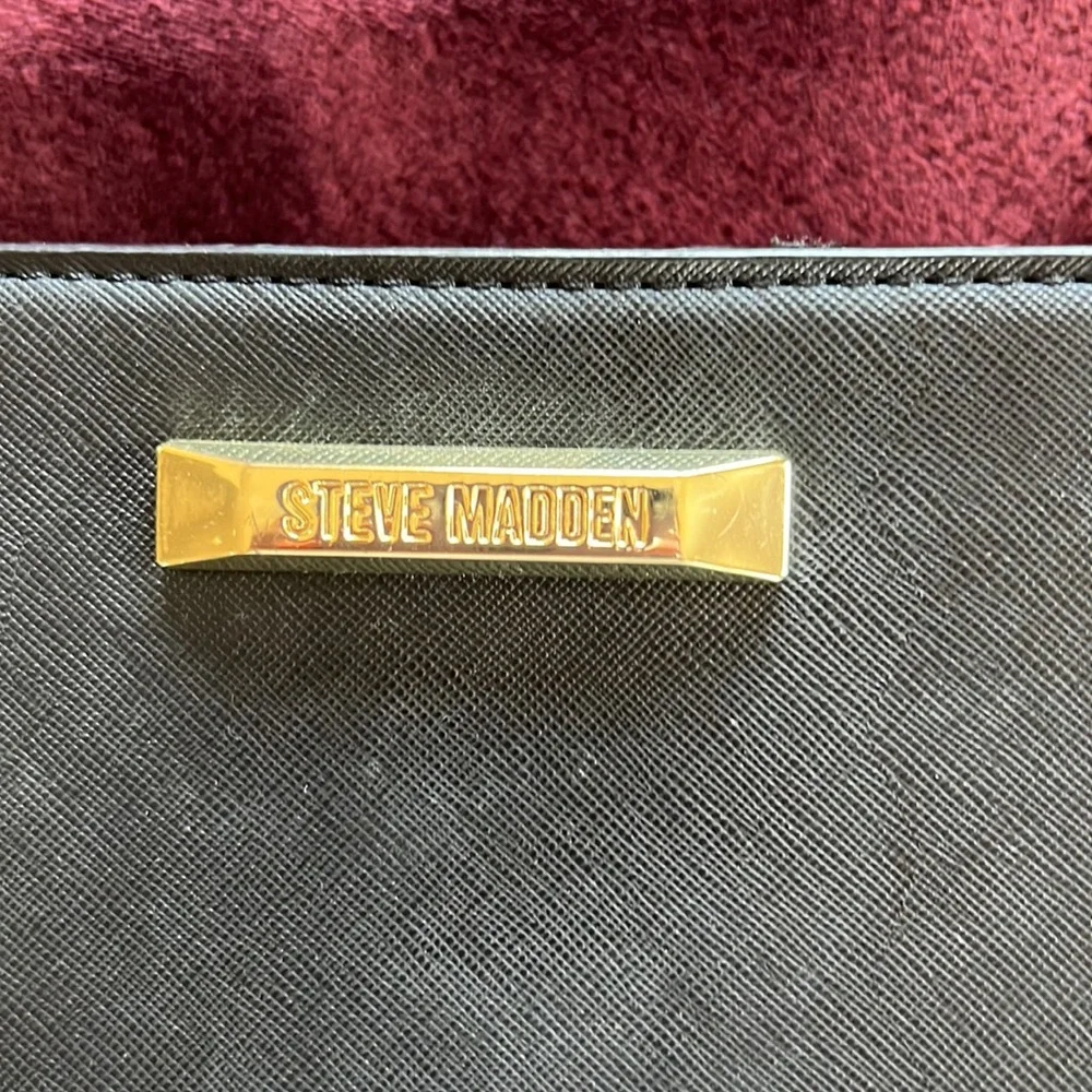 Black purse
